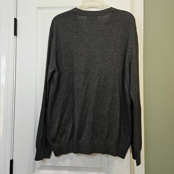Banana Republic Men's XL 100% Merino Wool Gray V-Neck Sweater - Picture 5 of 5